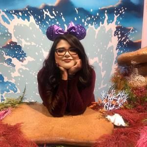 Meet your Posher, Daniela